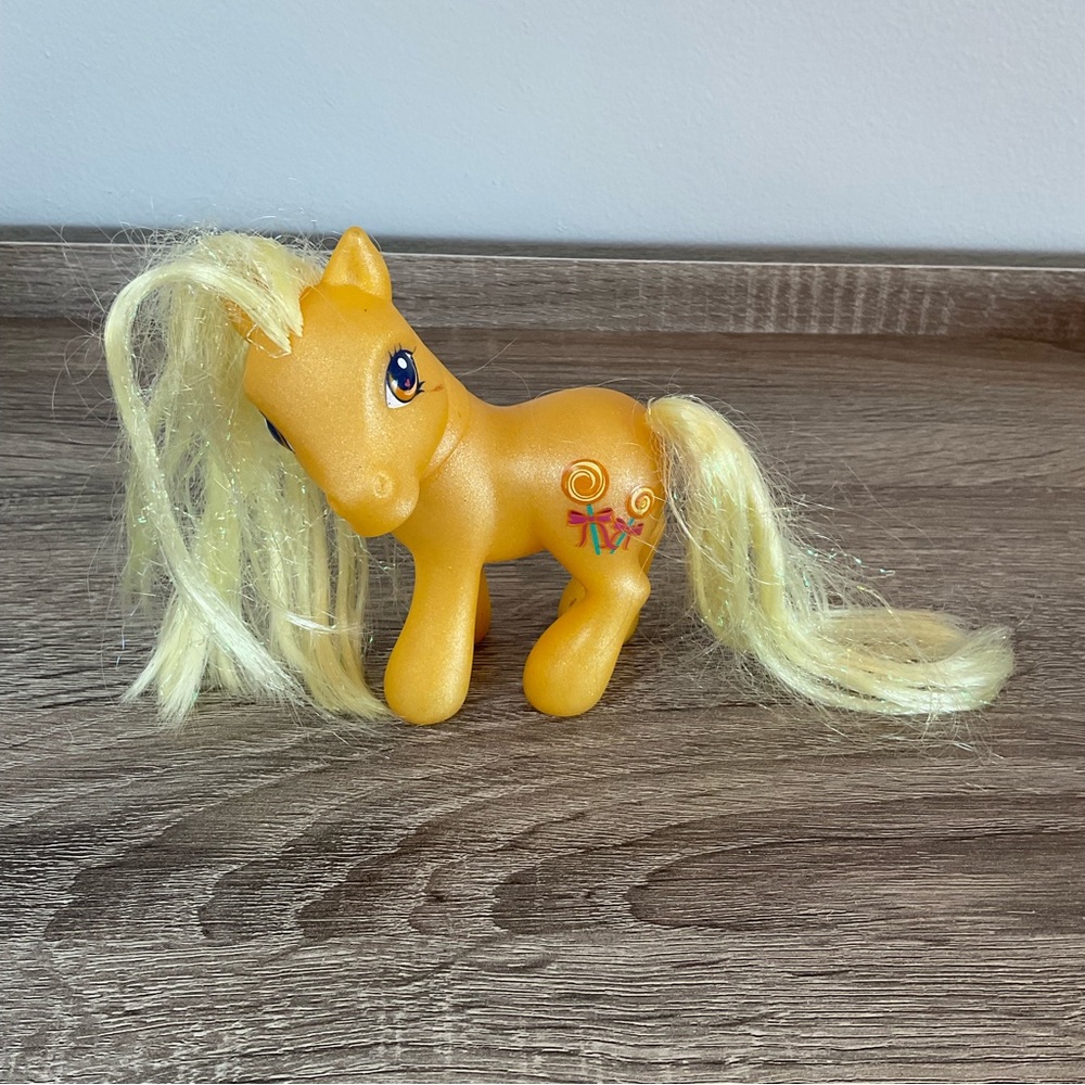 My Little Pony Butterscotch 2002 Plastic Figure